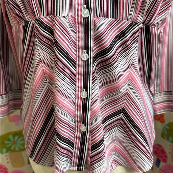 Blue Diamond Stretch 3/4 Sleeve Button Down Blouse. Large - Picture 3 of 12